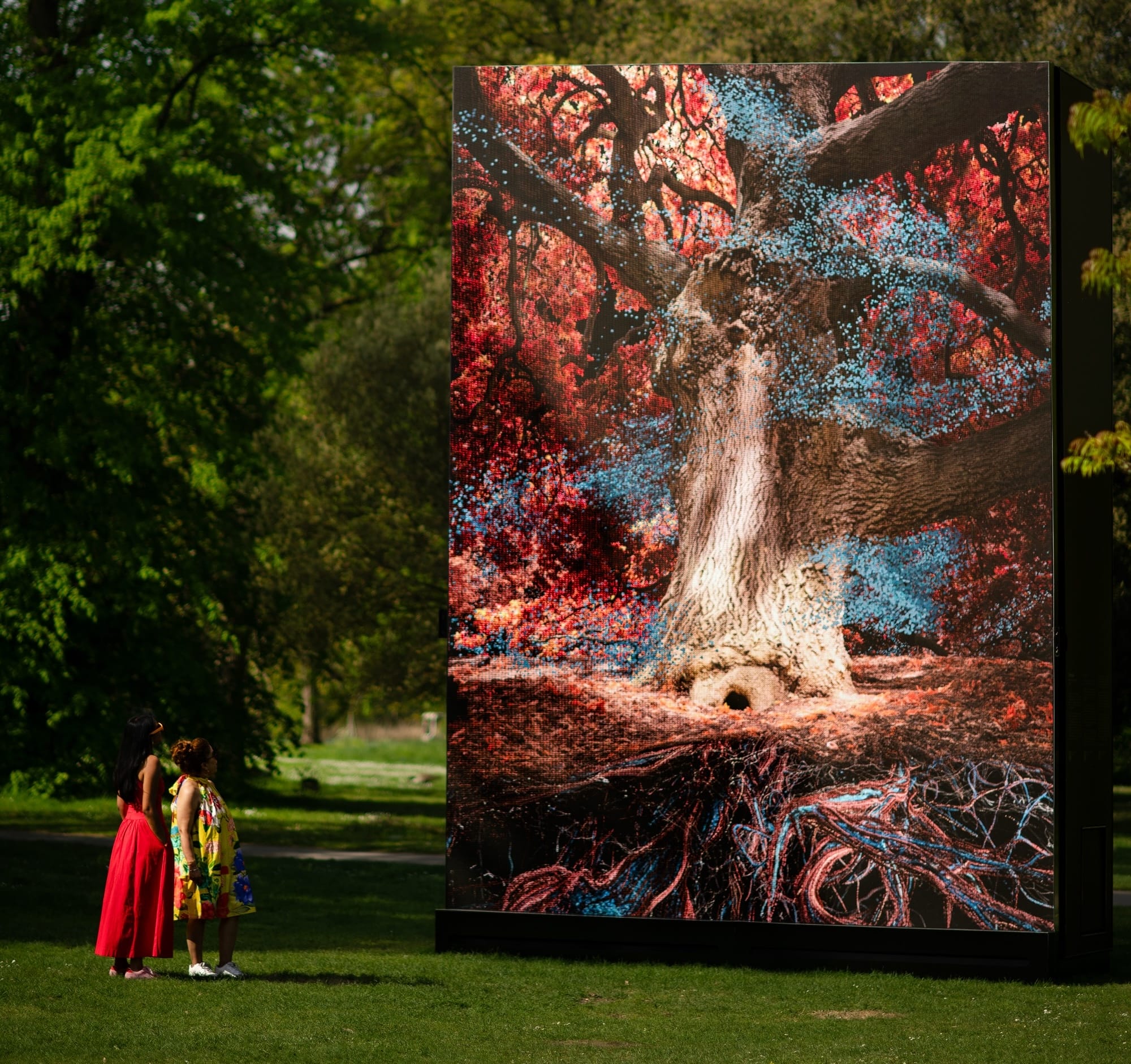 In ‘Of the Oak,’ a Magnificent Tree at Kew Gardens Gets an Immersive ‘Digital Double’